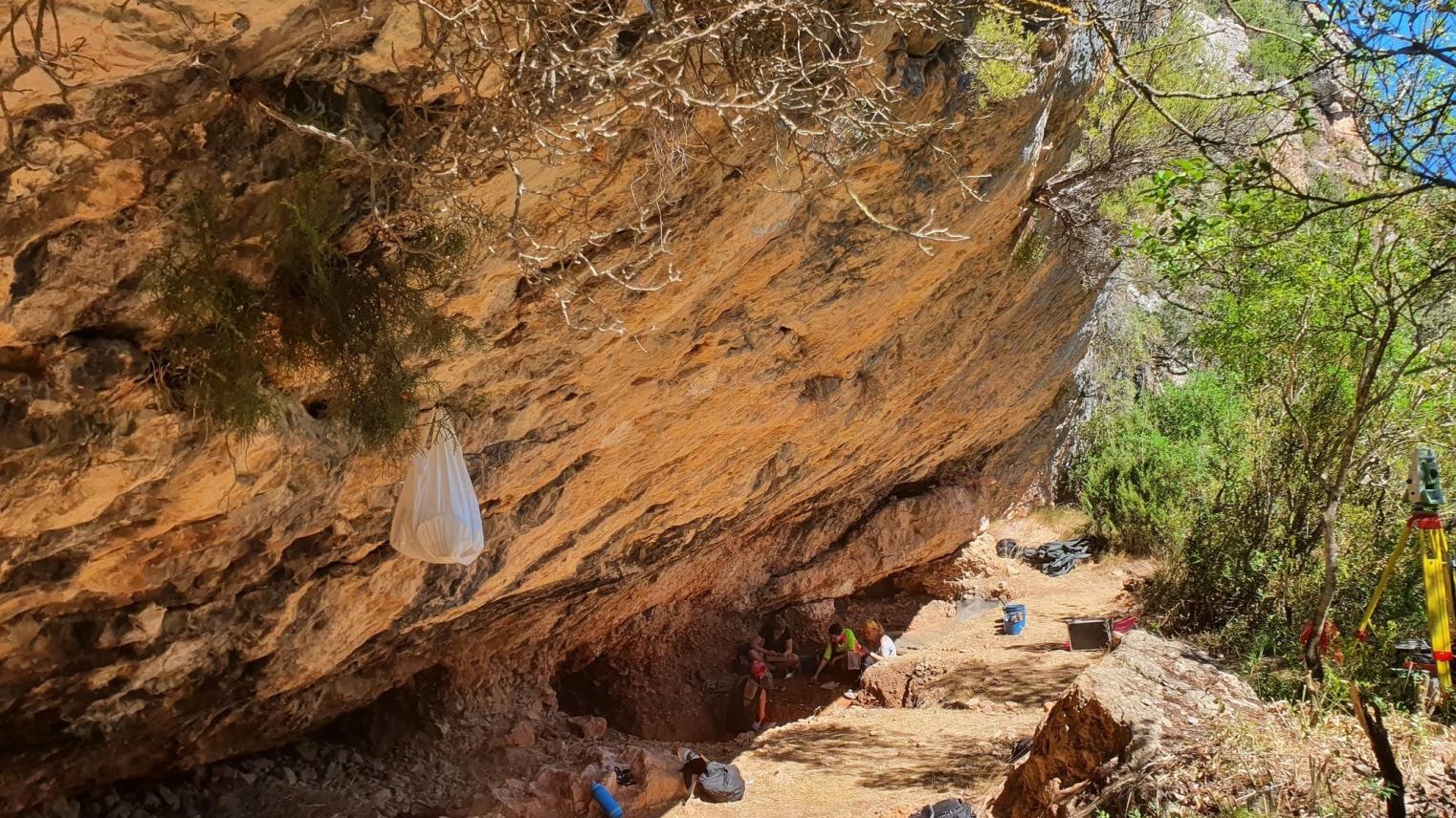 Abric Pizarro: thanks to a research grant from The Leakey Foundation, the team was able to continue exploring the deposit; Photo: Dr Sofia Samper Carro