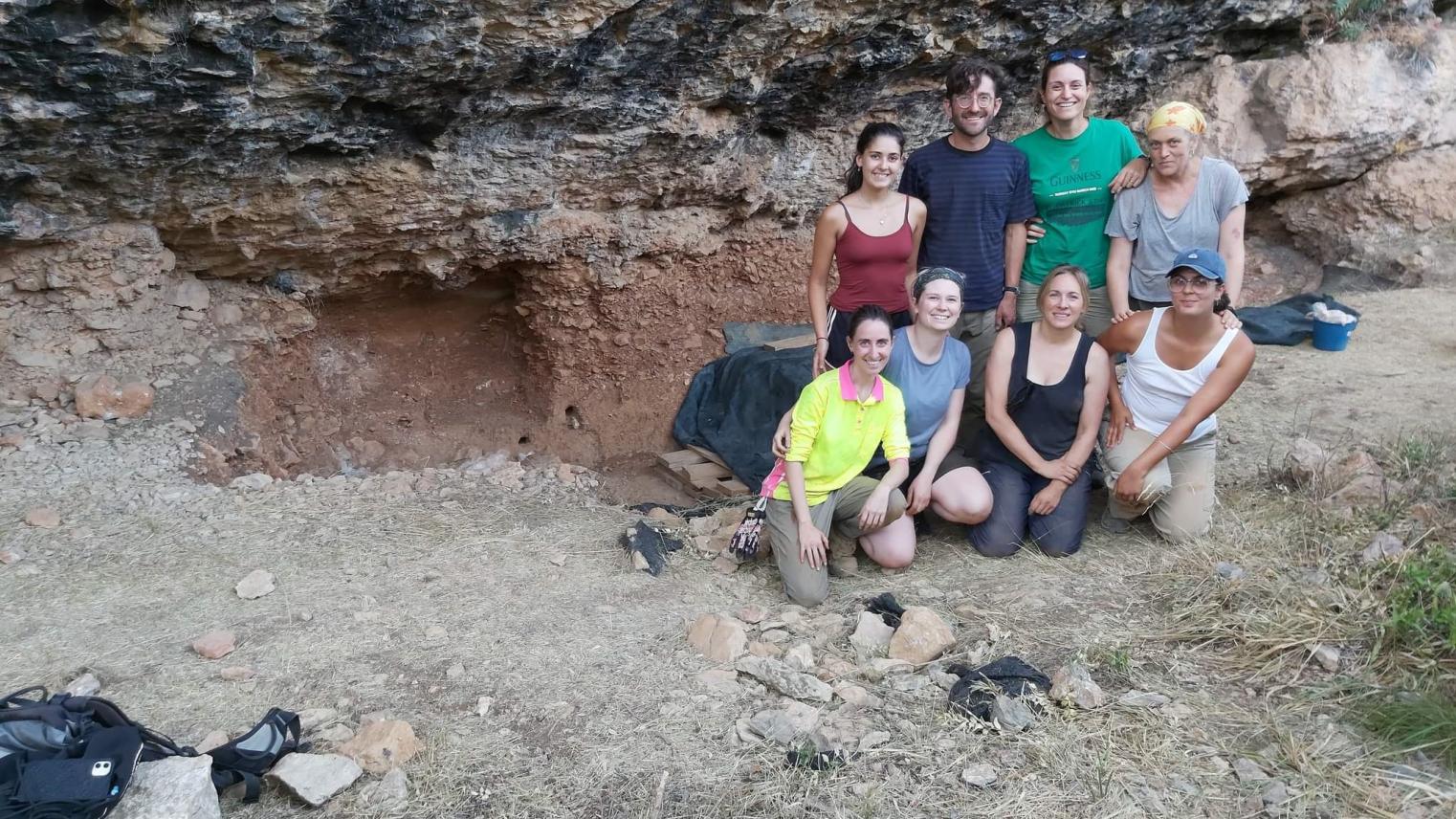 A sneak peak to the international team that excavated in Abric Pizarro in 2022 as part as Sofia's Leakey Foundation project. Photo: Jezabel Pizarro