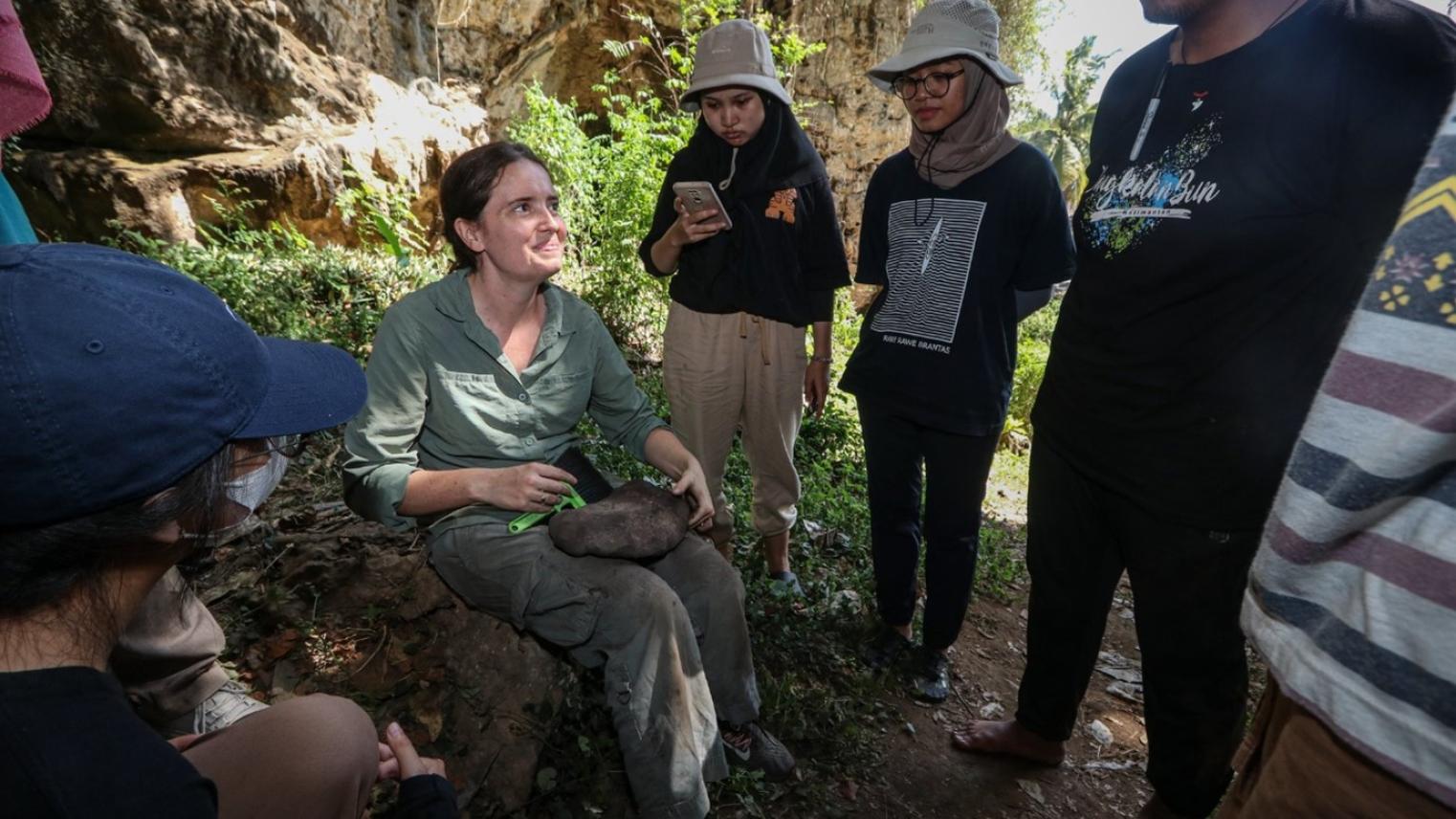 Dr Shimona Kealy with students at the archaeology field school 